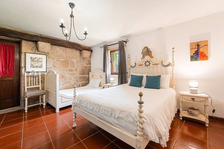 Casa de férias para 3 pessoas, com terraço e piscina e ainda jardim em Distrito de Viseu
