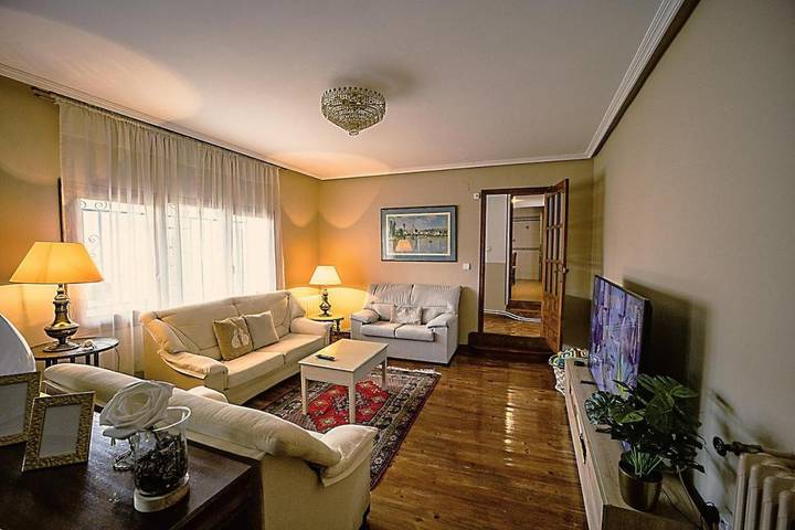 Apartamento para 14 personas, con Balcón y Terraza además de Jardín y Vistas en Penafiel (Espanha)
