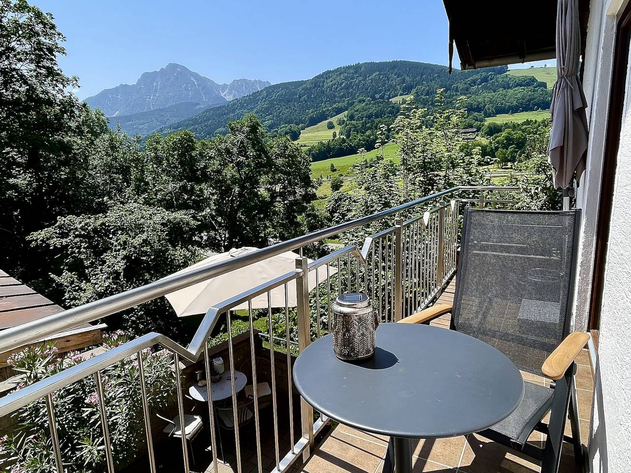 Ganze Ferienwohnung, Haus Christ - Ferienwohnung- 4 Personen, 60 m², 1 Schlafzimmer, Balkon in Anger, Bayerische Alpen