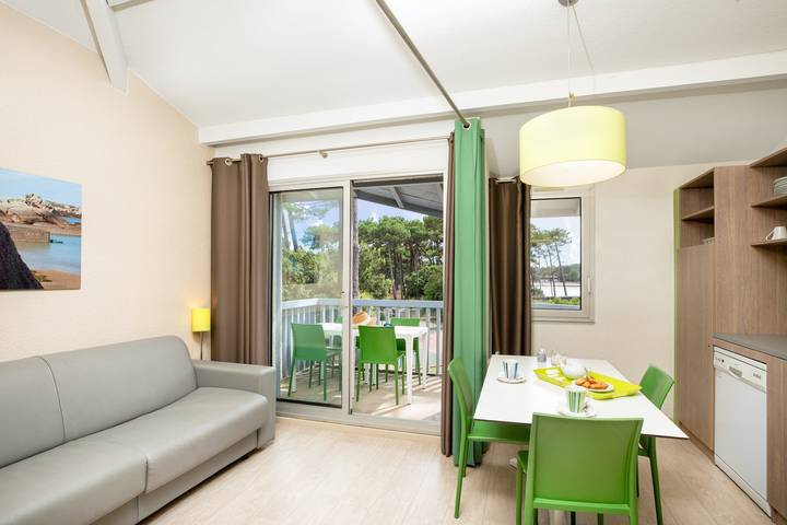 Location de vacances pour 6 personnes, avec balcon et piscine à Soustons