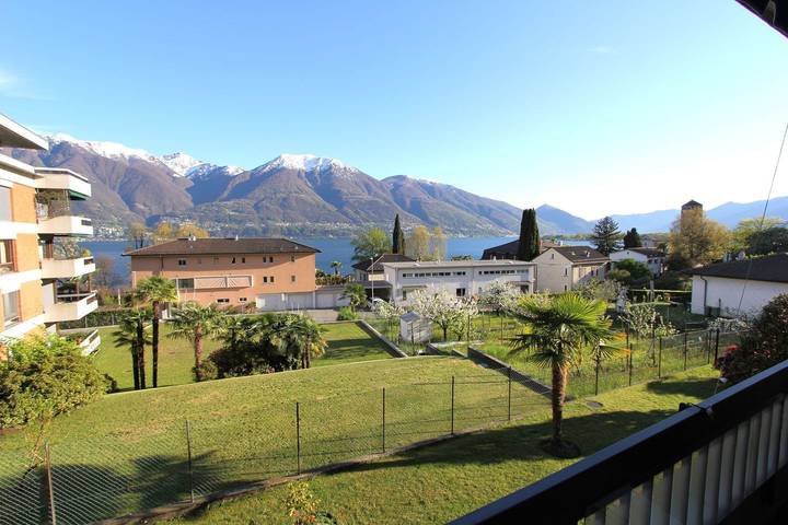 Ferienwohnung für 4 Personen, mit Balkon und Seeblick sowie Ausblick in Minusio