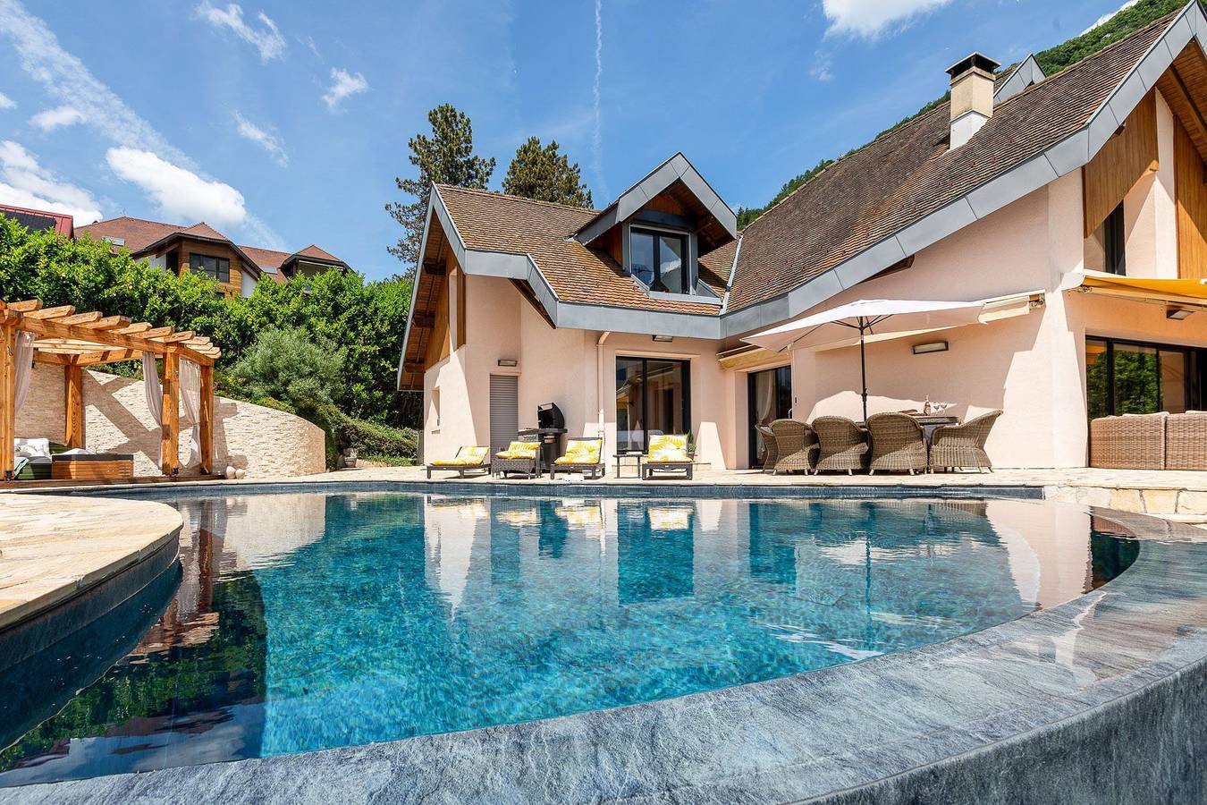 Talloires Infinity Villa in Talloires-Montmin, Région d'Annecy