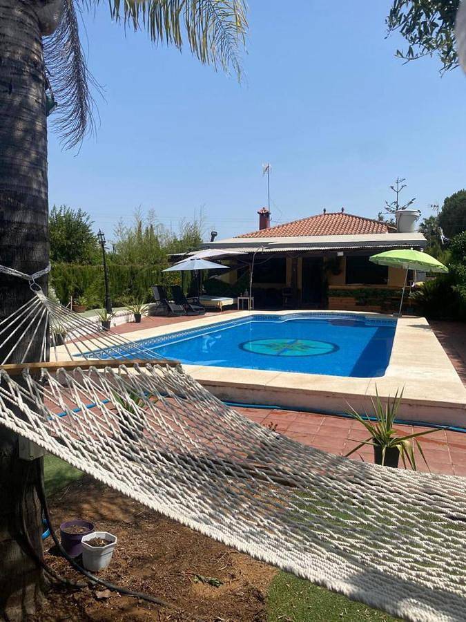 Gîte pour 8 personnes, avec piscine et terrasse à Coria del Río - 2