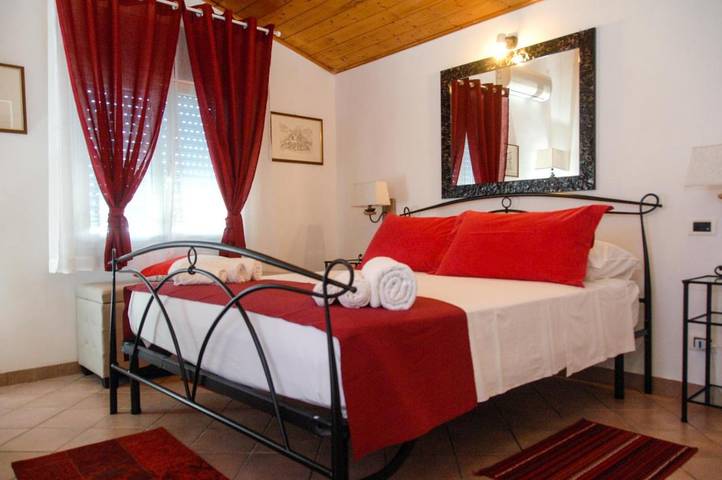 Chambre d’hôte pour 3 personnes, avec piscine ainsi que jacuzzi et jardin
