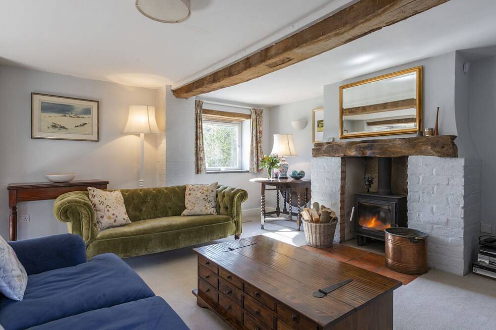 Granary at Hunt Court - sleeps 4 guests in 2 bedrooms in Badgeworth, Gloucestershire