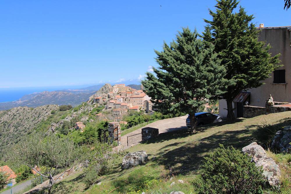 Großes haus bestehend aus 2 wohnungen mit meerblick in Speloncato, Calvi und Umgebung