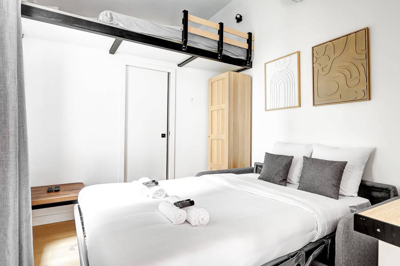 Entire apartment, Bm- Petit Ecrin Chic & Design a Levallois in Levallois-Perret, Hauts-de-Seine