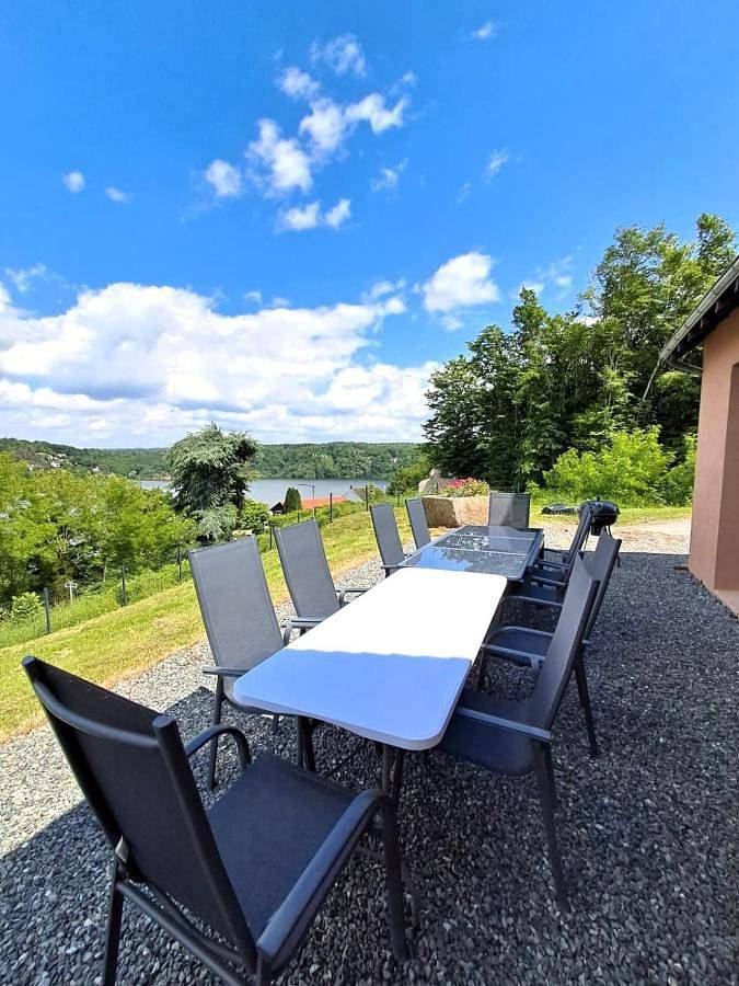 Location de vacances pour 12 personnes, avec jardin et vue sur le lac à Éguzon-Chantôme - 2