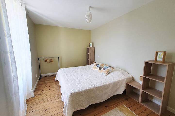 Location de vacances pour 6 personnes, avec terrasse et jardin, animaux acceptés à Charensat - 3