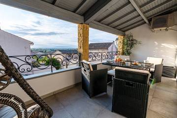 Location de vacances pour 6 personnes, avec terrasse à Châteauneuf-de-Gadagne