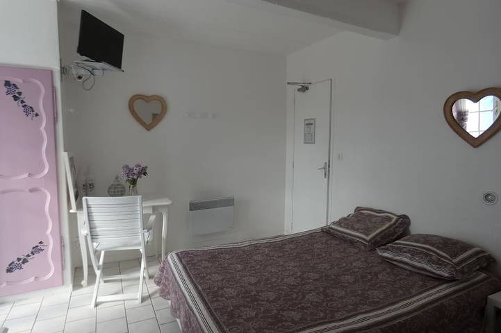 Gîte pour 54 personnes, avec jacuzzi ainsi que terrasse et jardin à Grillon - 2