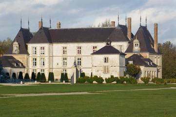 Location de vacances pour 3 personnes, avec vue sur le lac et jardin ainsi que piscine et vue, adapté aux familles dans Marne