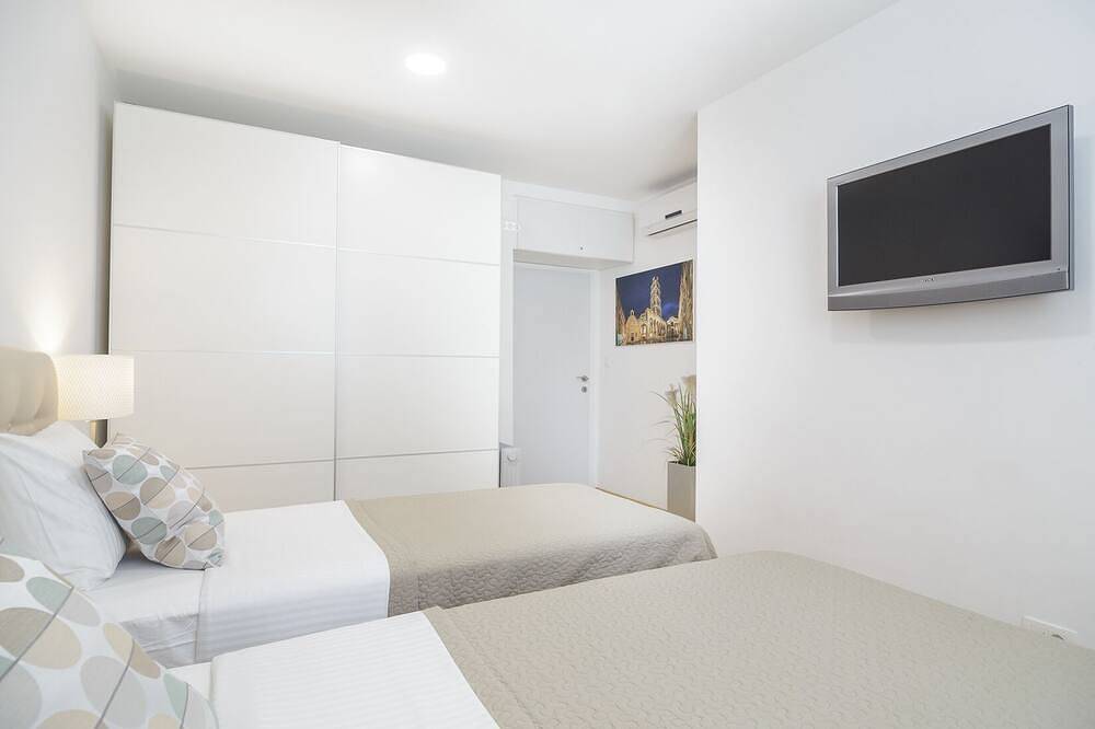 Ferienhaus Aspalathos, 2 Bdr Apt, in der Nähe aller Sehenswürdigkeiten in Split, Split-Dalmatien