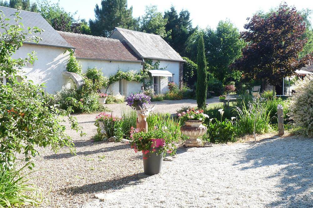 24H du Mans chambre d'hôte: 2 à 3 personnes petit dejeuner compris in Dissay-sous-Courcillon, Vallée de la Loire