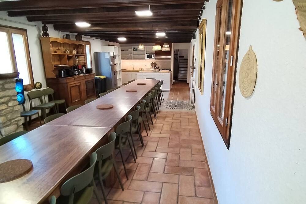 Gîte de groupe de la Source du Villaret (25 couchages - Grande Salle) in Saint-André-de-Majencoules, Parc national des Cévennes