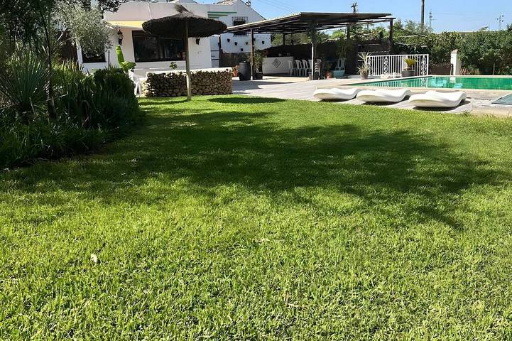 Casa de vacaciones para 14 personas, con terraza además de sauna y jardín - 1