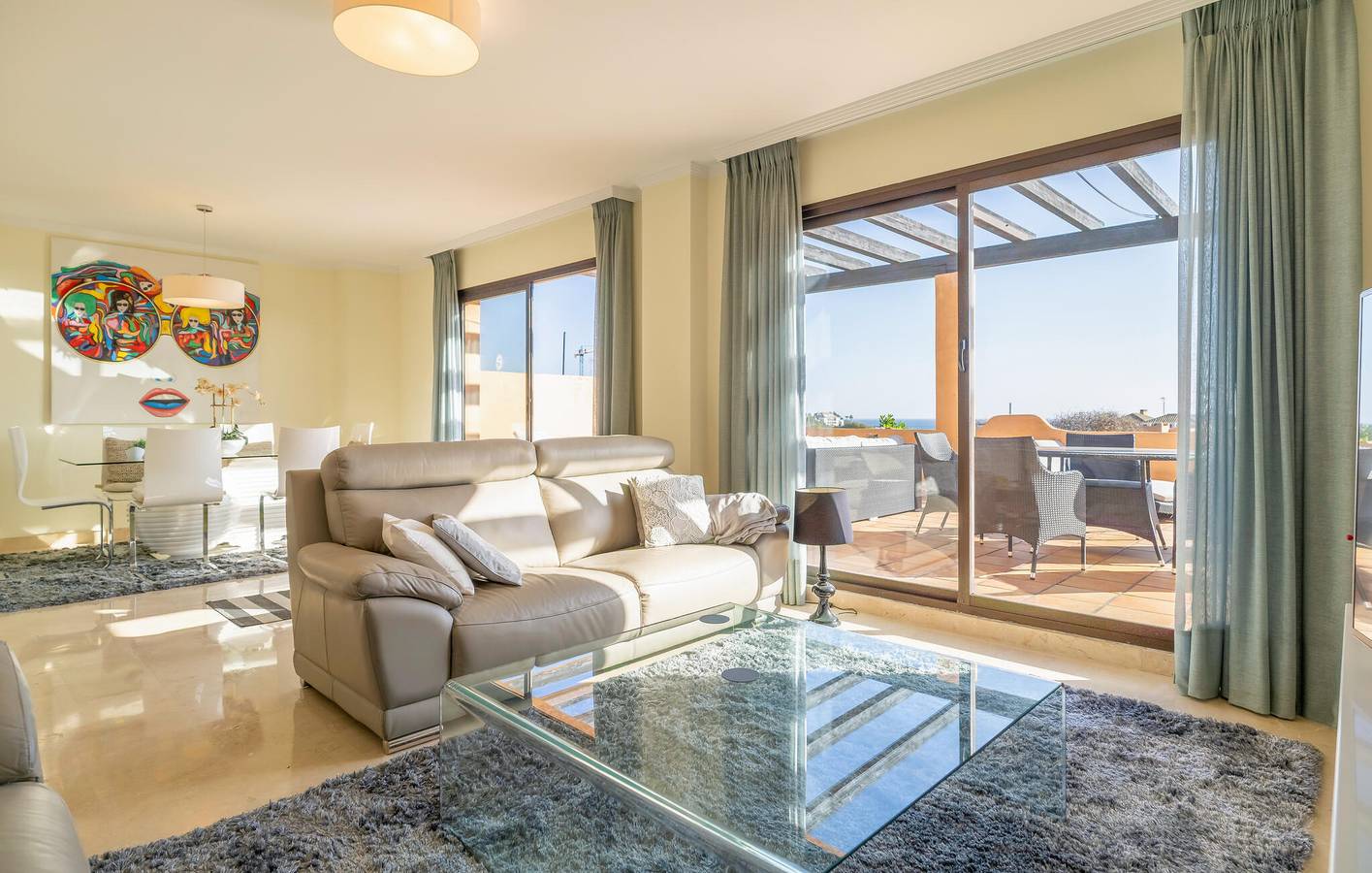 Apartamento vacacional entero, Apartamento con vistas al mar, piscina, terraza y aparcamiento, a 400 m de la playa in Playa Ancha, Casares