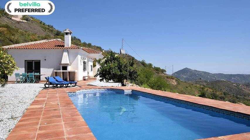 Casa de vacaciones para 8 personas, con jardín además de piscina y terraza en Arenas