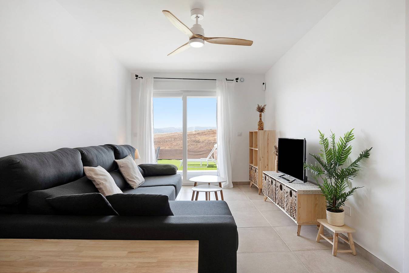 Appartamento intero, Appartamento 'Bajo Poniente' con vista mare, piscina in comune e Wi-Fi in Atlanterra, Tarifa