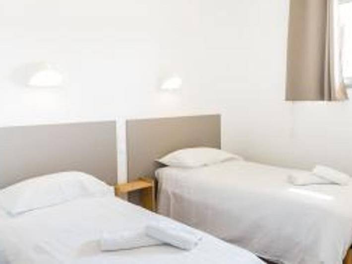 Camping pour 3 personnes dans l' Aude - 2