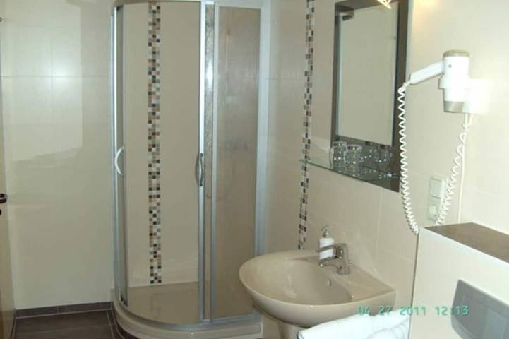 Doppelzimmer 1 - Hotel & Restaurant Kähler Gm 69351 in Graal-Müritz, Rostock y sus alrededores