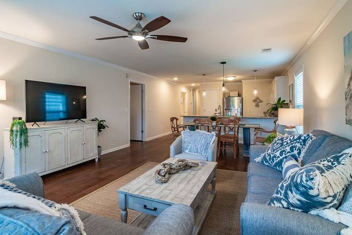 Vacation rental for 6 people, with hot tub and pool as well as balcony in Pawleys Island