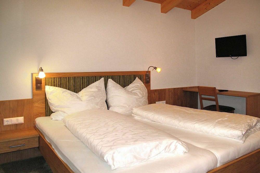 Ganze Wohnung, Schöne Wohnung für 4 Leute mit  W-Lan, Tv und Balkon in Glockturmkamm, Fendels
