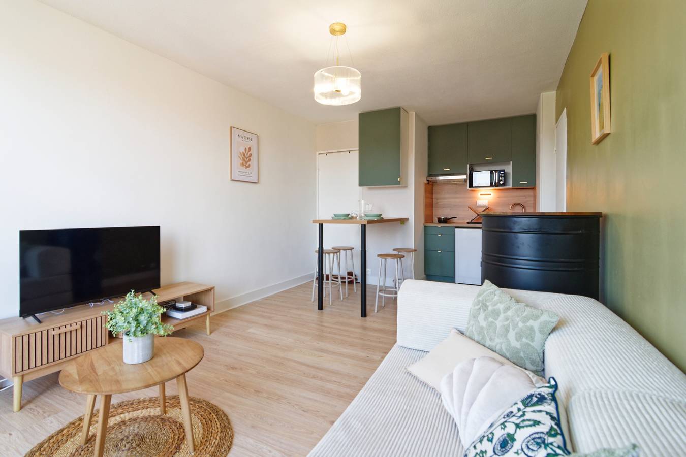 Entire apartment, Le Soleil Bleu - à 50m de la plage in Courseulles-sur-Mer, Caen region