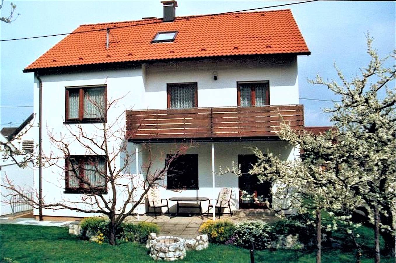 Ganze Ferienwohnung, Ferienwohnung Fetzer - Ferienwohnung mit 65qm, Obergeschoss, Balkon, 2 Schlafzimmer, max. 4 Personen in Beuren, Albsteig Etappe 9