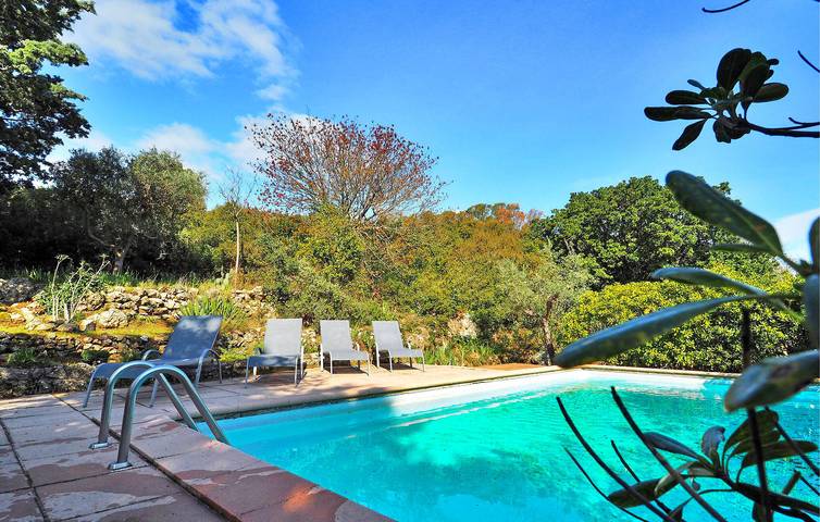 Location de vacances pour 11 personnes, avec Terrasse au Parc naturel régional des Alpilles - 2