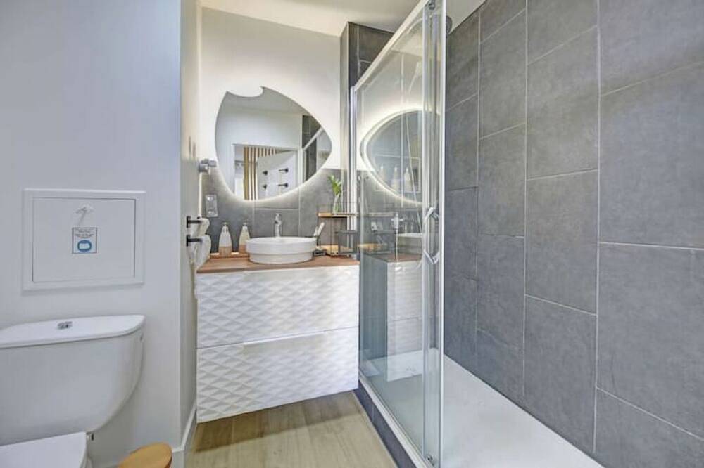 Entire apartment, Bright studio with balcony near Paris in Carrières-sur-Seine, Yvelines