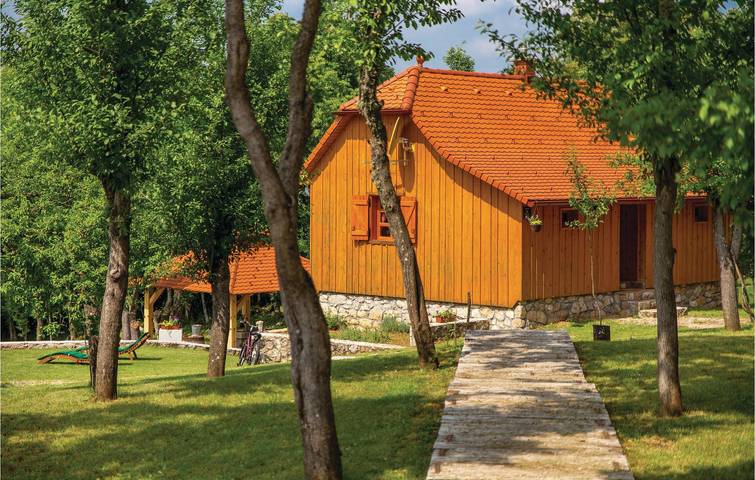 Reizende Ferienwohnung mit Pool, Terrasse und WLAN in Lika-Senj