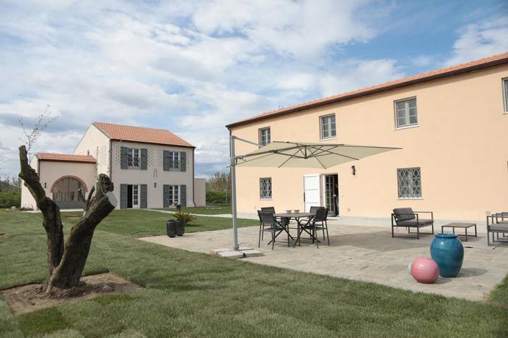 Location de vacances pour 3 personnes, avec Jardin et Vue à Fiumaretta di Ameglia