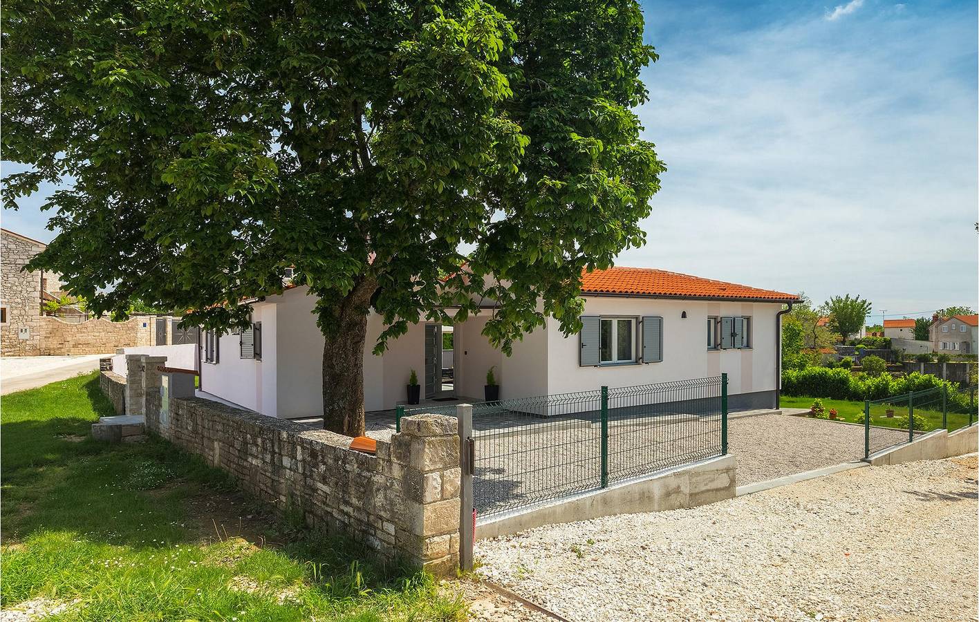 Geräumige 1-Zimmer-Wohnung mit Pool, 900 m vom Stadtzentrum von Butkovići entfernt in Marčana, Südküste Istrien