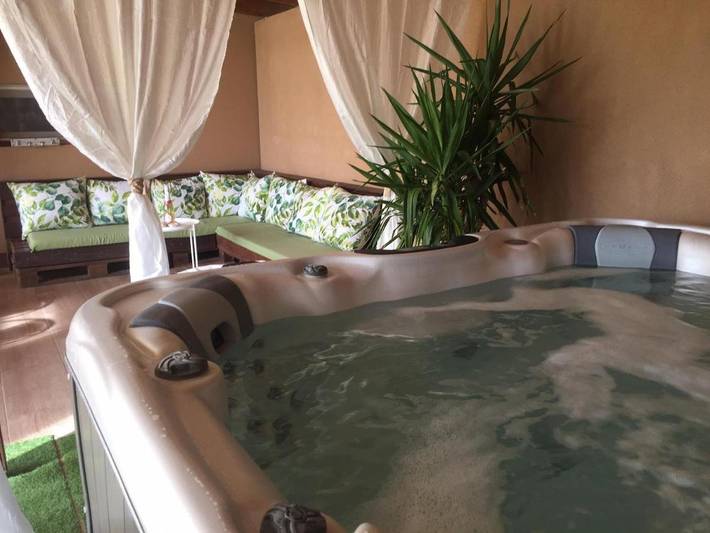 Ferienhaus für 12 Personen, mit Pool und Garten sowie Ausblick und Kinderpool, mit Haustier in Balatonszabadi