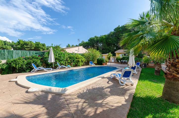 Luxus-Finca für 6 Personen, mit Terrasse und Garten sowie Pool in Can Picafort