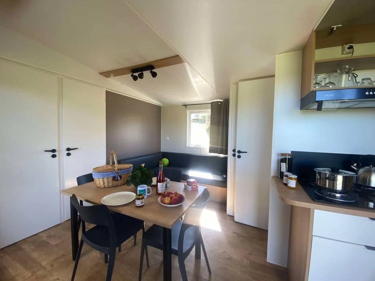 Zecamping 3* cottage Lv Bbq clim 4 pers in Sigean, Côte méditerranéenne (France)