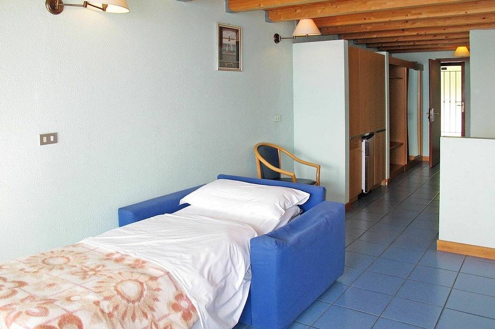 Hel lejlighed, Ferielejlighed for 4 personer med jacuzzi in Limone sul Garda, Garda-Fjellene