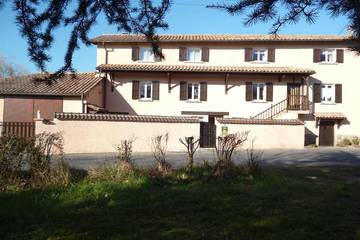 Gîte pour 6 personnes, avec jardin, animaux acceptés à Romanèche-Thorins