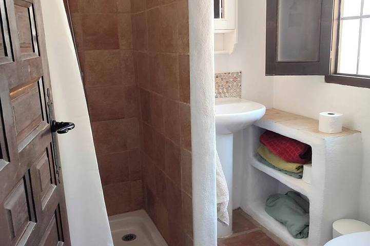 Cosy mountain cottage, 45 min Málaga,stunning views, heated pool, horses on site in Villanueva del Trabuco, Provincia de Málaga