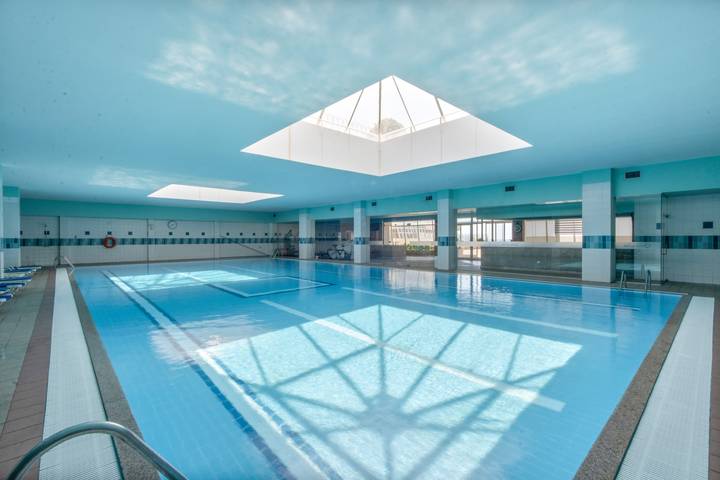 Entire apartment, Beach Sunset – Oceanfront Apartment with Terrace and Sea View in Canidelo, Porto District