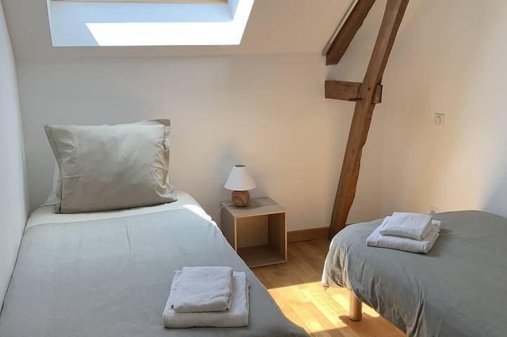 Gîte pour 11 personnes, avec terrasse et jardin à Jayac - 3