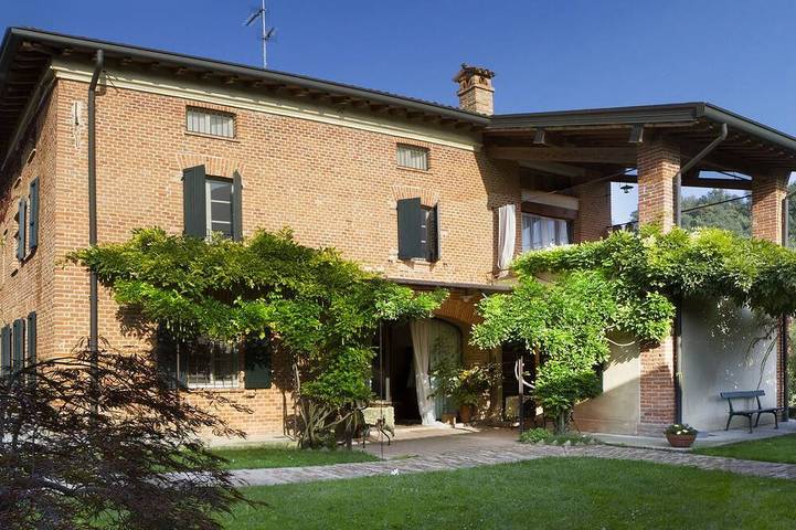 Ferienhaus für 18 Personen, mit Whirlpool und Terrasse sowie Garten in Salsomaggiore Terme
