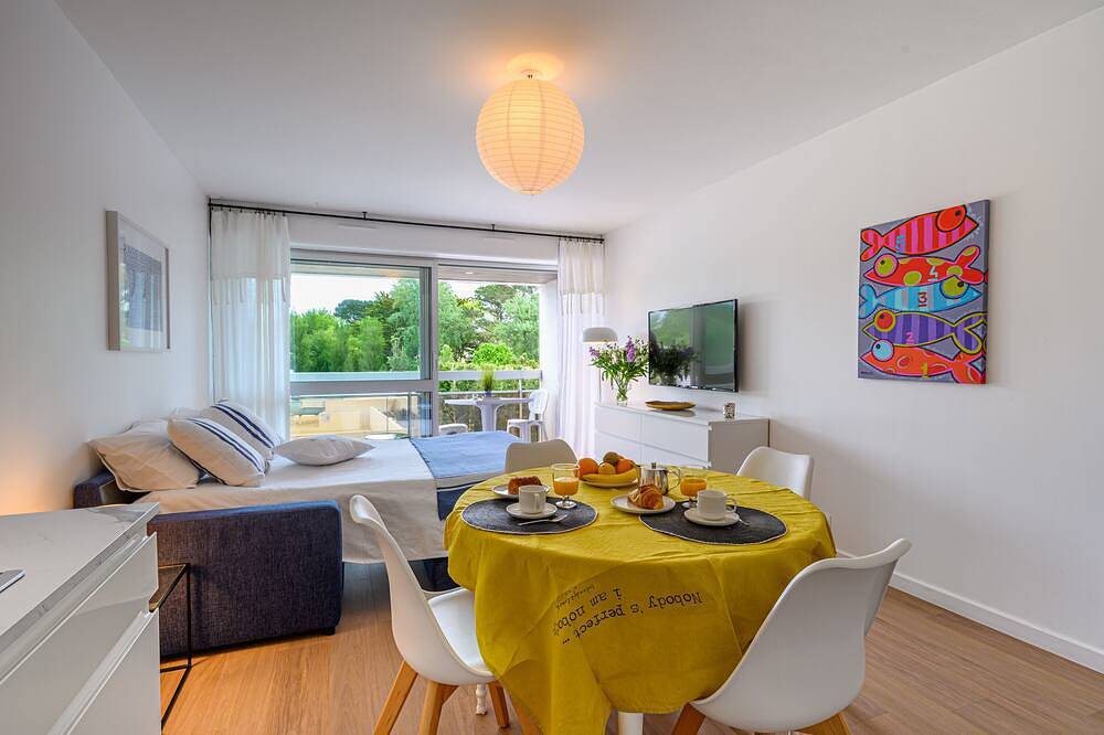 Appartement entier, Grand studio, les pieds dans l'eau! Labellisé Clevacances in Bénodet, Région de Quimper