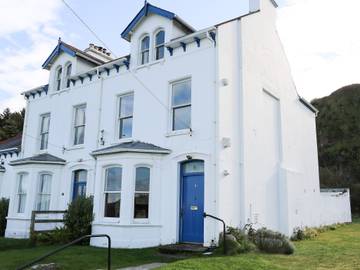 Log Cabin for 9 People in County Antrim, Ulster, Photo 1