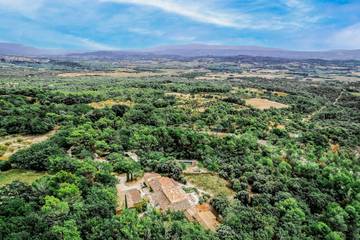 Location de vacances pour 16 personnes, avec jardin, adapté aux familles à Murs