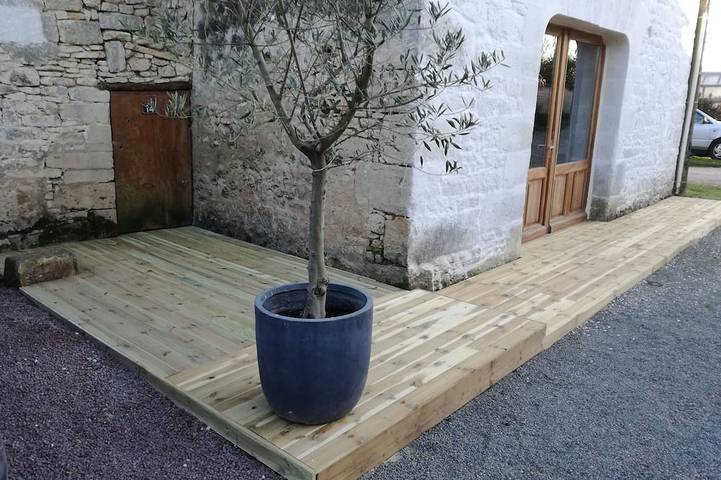 Gîte pour 6 personnes, avec terrasse et jardin