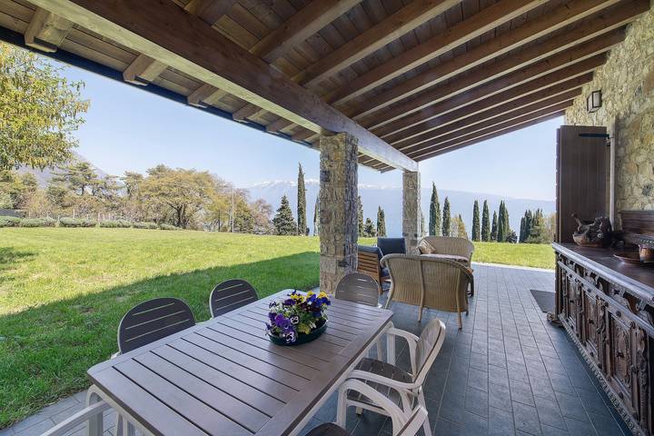 Villa voor 7 personen, with Balkon and Tuin as well as Uitzicht op het meer
