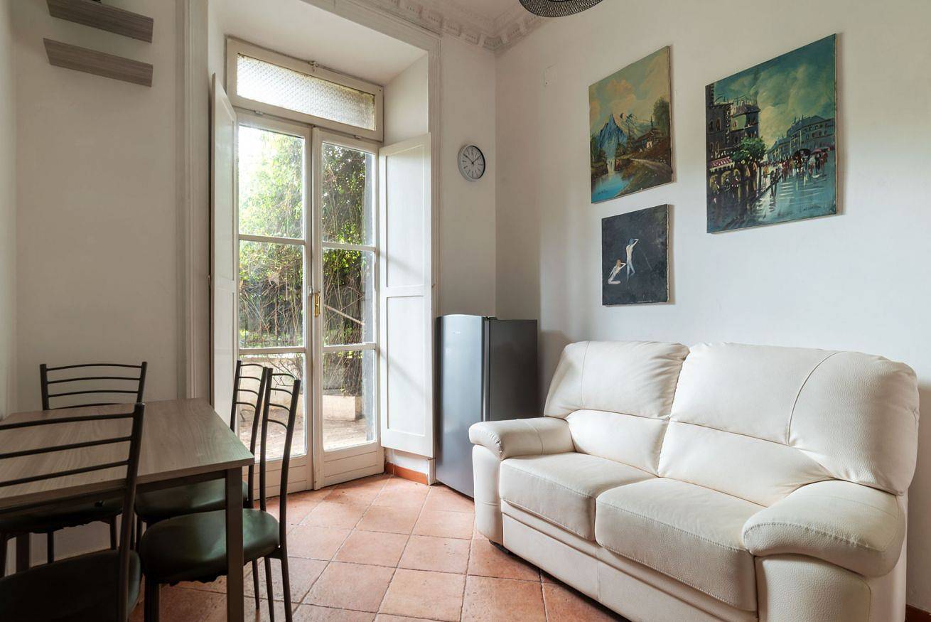Entire apartment, Guesthost - Comfy Apartment near Vatican City! in Vatican, Rome Province