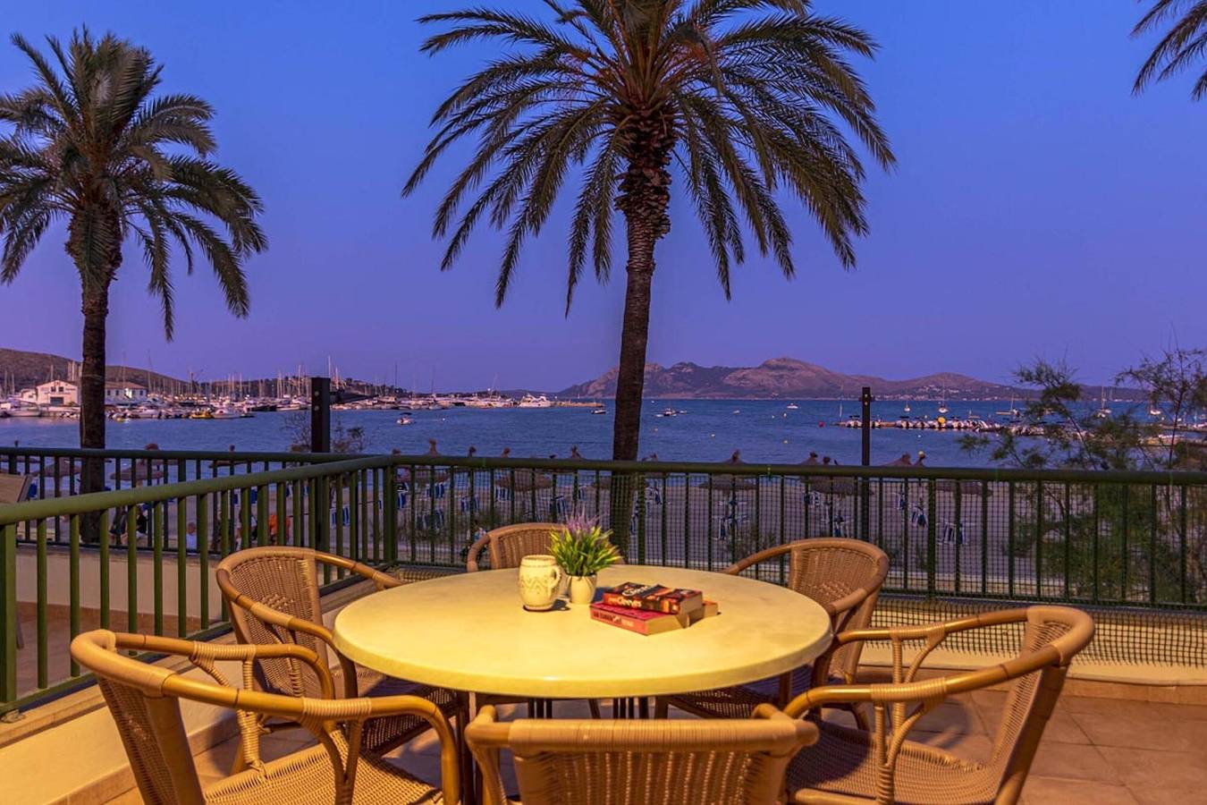 Hel lejlighed, Holiday Apartment 'Daniela' next to the Beach with Sea View, A/C, Balcony & Wi-Fi in Port de Pollença, Pollença